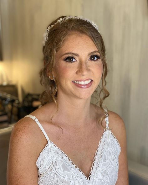 Bridal Makeup Looks for Brides with Freckles | MakeUp By Samantha Linn | Are you getting married and wondering how you can have full makeup coverage for all day without sacrificing your beautiful freckles! Save this bridal makeup with freckles for later! New Jersey MakeUp Artist, Samantha Linn, made this freckled bride's dreams come true! #newjerseywedding #njwedding #njbride #newjerseymakeupartist Wedding Makeup For Freckles, Wedding Makeup Freckles Brides, Wedding Makeup With Freckles, Bride Makeup Freckles, Makeup Looks For Freckles, Freckles Wedding Makeup, Bridal Makeup For Freckles, Bridal Makeup With Freckles, Wedding Makeup For Freckled Skin