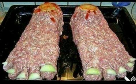 Gross meatloaf Kids Halloween Food, Halloween Food Appetizers, Appetizers For Kids, Halloween Fest, Fun Halloween Food, Halloween Appetizers, Halloween Dinner, Halloween Snacks, Halloween Food For Party