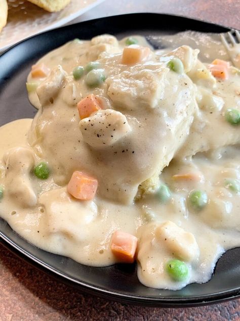 Chicken Ala King Casserole, Chicken Al A King, Easy Chicken A La King, Chicken Ala King, Chicken A La King Recipes, Ala King, Chicken Peas, My Country Table, Best Biscuit Recipe