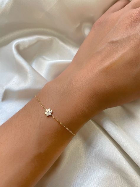 14k Gold Tiny Flower Bracelet with Diamond | ZOE LEV Hand Accessories Bracelets, Simple Gold Bracelet, Solitaire Bracelet, Gold Bracelet Simple, Cute Bracelet, Everyday Bracelet, Women Anklets, Jewelry Accessories Ideas, Hand Bracelet