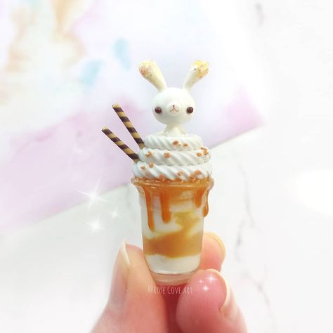 Rose Cove on Instagram: “✨Miniature Caramel Parfait✨ ~ Helloo! This is a caramel version of the polymer clay strawberry parfait bunny I made a while ago🐰💕✨ It's…” Bunny Parfait, Caramel Parfait, Polymer Clay Strawberry, Clay Strawberry, Strawberry Parfait, Food Dessert, Yummy Food Dessert, Caramel, Dessert Recipes