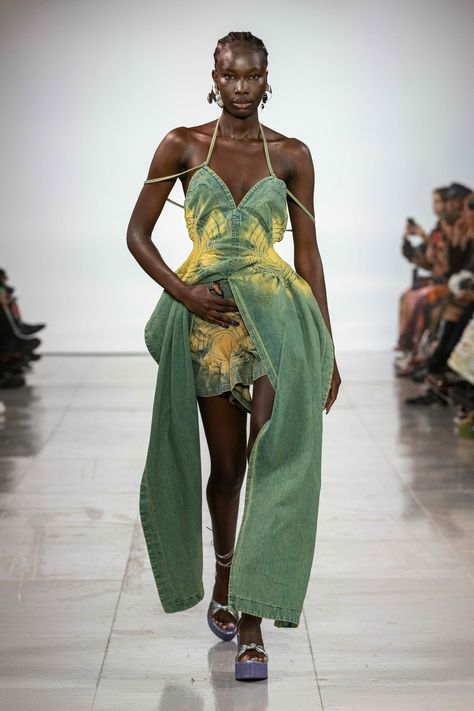 All photos of the Masha Popova Ready To Wear Spring Summer 2023 presented in London Source Masha Popova, Ready To Wear Fashion Show, Fashion Week Schedule, Week Schedule, Ready To Wear Fashion, Winter 22, Spring Summer 2023, Eastern European, Amazing Ideas