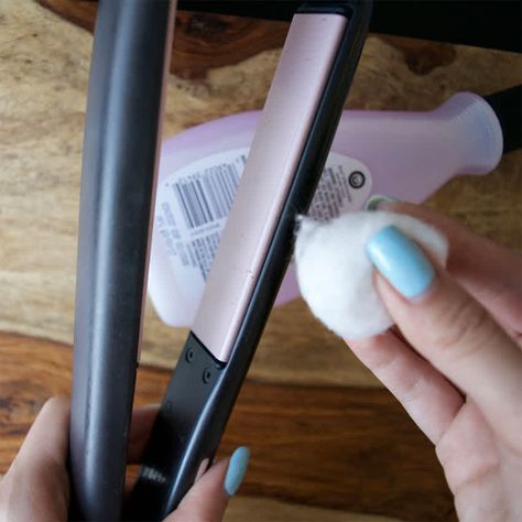 Clean a flat iron 4 Organizing And Cleaning, Hair Straighteners Flat Irons, Flat Irons, Pink Lifestyle, Straighten Iron, Hair Iron, Cleaning Agent, Flat Iron Hair Styles, Clean Hair