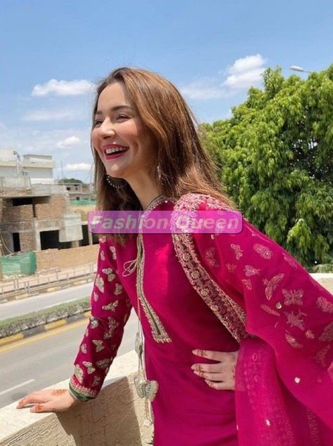 Latest Lawn Dress Collection 2023 Available Now @fashionqueen6767 on 30% Discount on All Suits. Embroider Shirt, Lawn Collection 2023, Hania Aamir, Pakistani Formal Dresses, Hania Amir, Designer Kurti Patterns, Pakistani Fashion Casual, Lawn Suit, Pakistani Dresses Casual