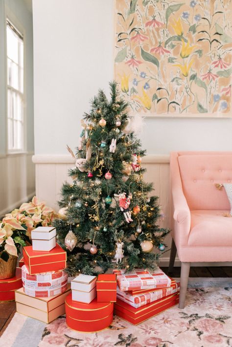 Office Holiday Prep - Julia Berolzheimer Julia Berolzheimer Christmas, Glam Office, Holiday Prep, Julia Berolzheimer, Christmas Tree Inspiration, Gal Meets Glam, Holiday Sparkle, Office Holiday, Mini Christmas Tree