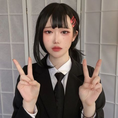 Kobeni Makeup Look, Anime Cosplay Makeup Looks, Cute Cosplay Makeup, Cosplay Female Ideas, Cosplay Ideas Female, Cosplay Makeup Anime, Kobeni Cosplay, Female Cosplay Ideas, Anime Cosplay Halloween