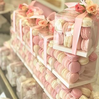 Macaron Gift Boxes, Easy Macaroons Recipe, Sweet Boxes, Macaron Flavors, Next Friday, Macaroon Recipes, Cake Logo, Sweet Box, Cute Desserts