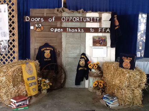 For state fair booth. Wanted a rustic theme look. Ffa Fair Booth Ideas, Ffa Banquet Decorations, Fair Booth Ideas, Ffa Banquet, Ffa Jacket, Ag Classroom, Ffa Ideas, Exhibit Ideas, Ag Teacher