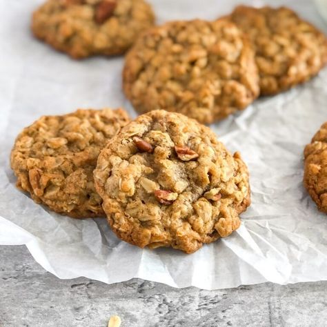 Oatmeal Chai Cookies with Pecans - SemiSweet Bites Cookies With Pecans, Chai Chocolate, Chai Cookies, Spicy Chocolate, Cherry Pie Recipe, Healthy Oatmeal Cookies, Raspberry Cookies, Oatmeal Cookies Chewy, Spiced Pecans