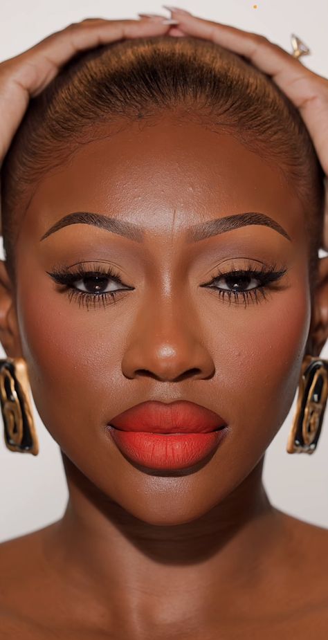 Eyeliner And Red Lips, Makeup Black Woman, Bombshell Makeup, Linda Hallberg, Shot List, Gyaru Fashion, Dramatic Eyes, Stage Makeup, Full Face Makeup