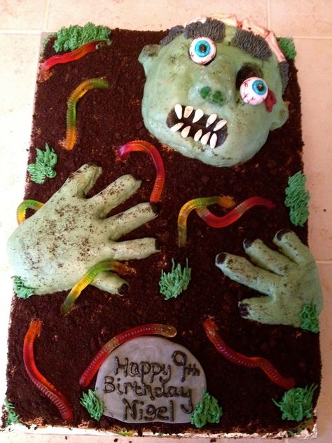 Zombie Cakes For Kids, Zombie Cakes, Zombie Birthday Cakes, Fondant Bows, Cake For Him, Halloween Torte, Cakes For Kids, Halloween Deserts, Zombie Cake