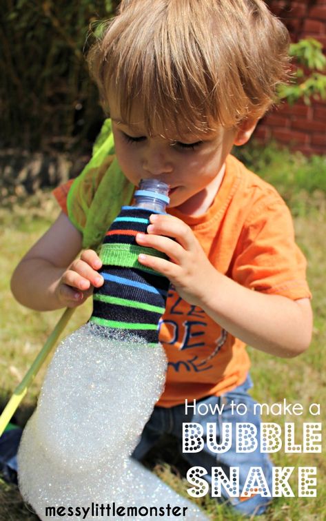 How to make a bubble snake blower. A fun outdoor summer activity for kids. Toddlers, preschoolers and older kids will love this easy bubble play idea. Bubble Snake, Summer Activity For Kids, Bubble Play, Summer Activities For Toddlers, Bubble Activities, Summer Preschool Activities, Outdoor Activities For Toddlers, Outdoor Summer Activities, Fun Outdoor Activities