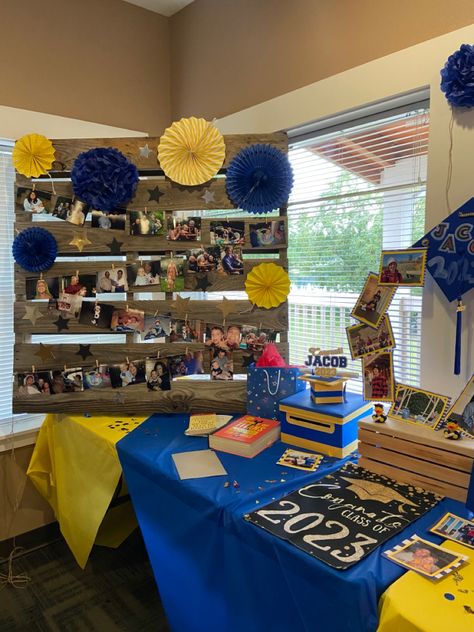 Ffa Banquet Ideas, Ffa Banquet Decorations, Blue And Gold Decorations, Ucla Graduation, Ffa Banquet, Senior Table, Ffa Ideas, Sweet 16 Party Themes, Football Banquet