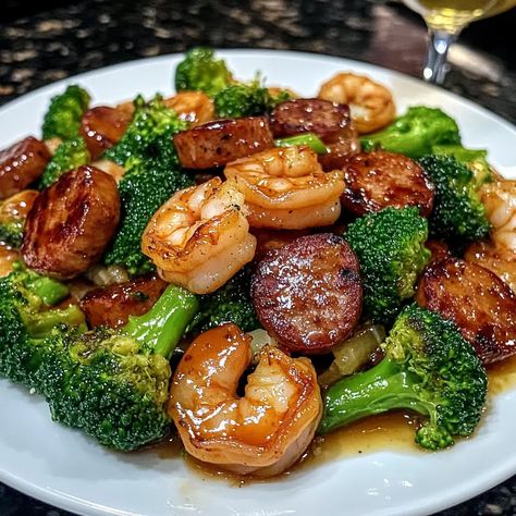 Honey Garlic Shrimp Sausage and Broccoli Broccoli And Sausage, Atkins Induction, Sausage Broccoli, Shrimp Broccoli, Deficit Meals, Honey Garlic Shrimp, Broccoli Dishes, Shrimp Sausage, Shrimp And Broccoli