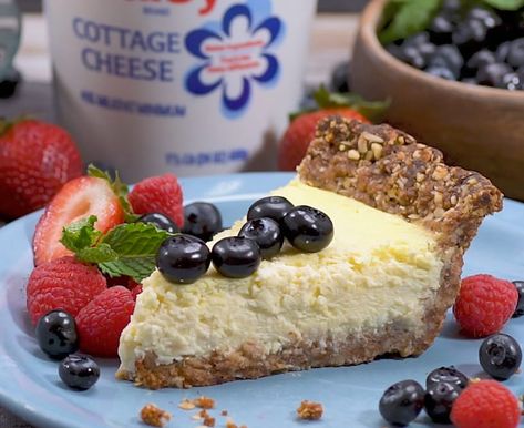 Easy Ginger Cheesecake Ginger Cheesecake Recipe, Ginger Cheesecake, Healthy Chocolate Desserts, Daisy Sour Cream, Daisy Brand, Daisy Cottage, Healthy Cheesecake, Sour Cream Recipes, Cottage Cheese Recipes