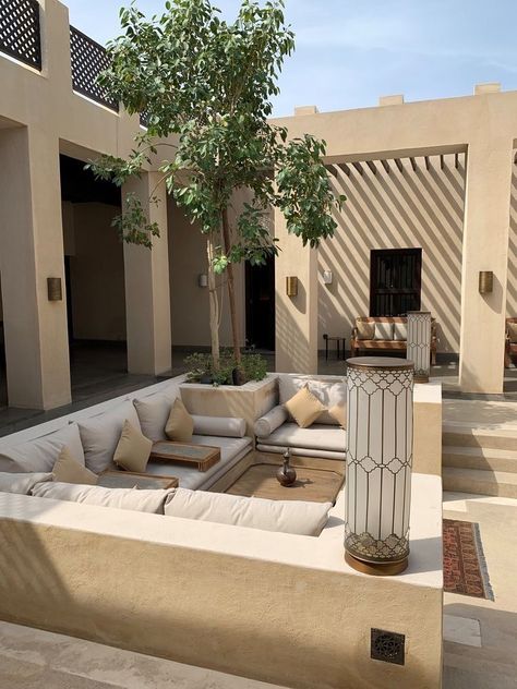 Emirates House Design, Arabian Landscape Design, Arabic Landscape Design, Arabian Style House, Arab Villa, Arabian House Design, Arabian Lifestyle, Arabic Villa, Arabic House