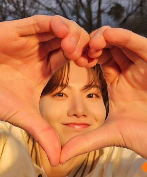 [🗓️240314] WEVERSE UPDATE✧ [#JUNKYU]  ”Teumes ❤️ Take my sweet love today!!!” Treasure Members, Web Drama, Treasure Planet, Exo Baekhyun, Chapter One, Prince Charming, Yg Entertainment, Baekhyun, Maquillaje De Ojos