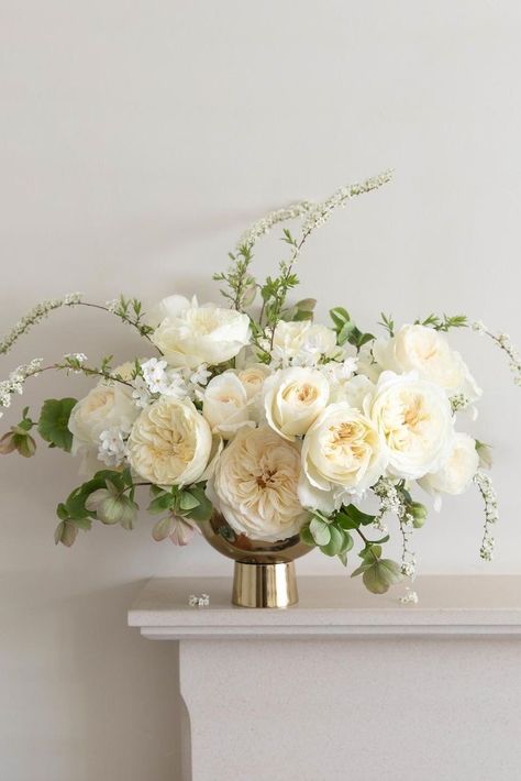 White Rose Centerpieces, David Austin Wedding, Gold Urn, Peonies Centerpiece, Peony Arrangement, White Floral Arrangements, White Flower Arrangements, Rose Flower Arrangements, White Roses Wedding