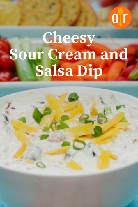 Chip Dip Recipe, Salsa Dip Recipe, Chip Dip Recipes, Cracker Dip, Sour Cream Dip, Salsa Dip, Delicious Appetizer Recipes, Creamy Dip, Healthy Dips