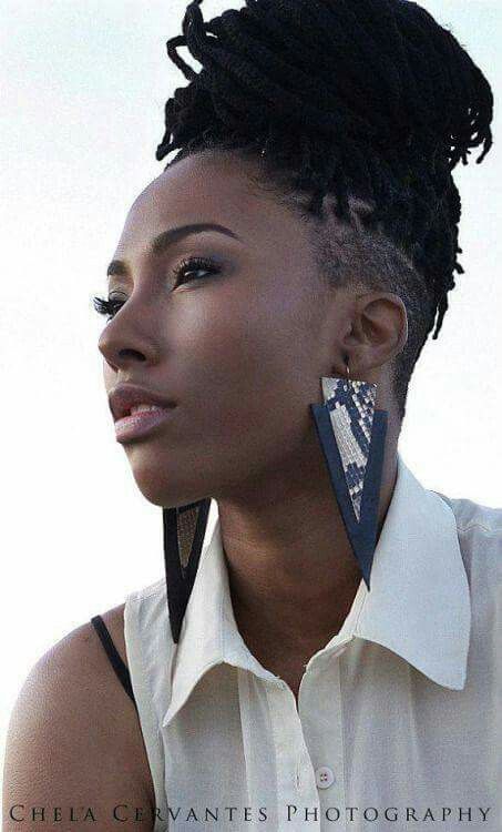 ❤ Urban Africana! Braids Undercut, Braids With Shaved Sides, Shaved Side Hairstyles, Dreadlock Styles, Side Hairstyles, Pelo Afro, Pinterest Hair, Shaved Sides, Dreadlock Hairstyles