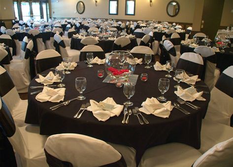 black wedding table cloth and chair covers | Wedding dinner ideas via 'Home Improvements Info' Black Chair Covers Wedding, White Chair Wedding, Black Tablecloth Wedding, Black Table Cloth, Round Tablecloth Sizes, Black Chair Covers, Glow Stick Wedding, Purple Tablecloth, White Chair Covers