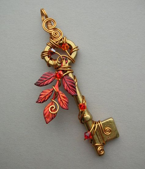 Fire Tree, Key Crafts, Futurisme Retro, Gold Key, Key Jewelry, Antique Keys, Magical Jewelry, Key To My Heart, Vintage Keys