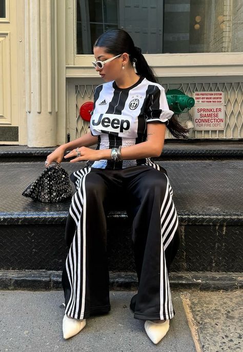 Marine Serre Outfit Streetstyle, White Beater Outfit Black Woman, Black And White Jersey Outfit, Martin Pam Outfits, Street Wear With Heels, Tokyo Outfits Black Women, Feminine Street Wear, Two Braids Outfit, All Black Streetwear Women