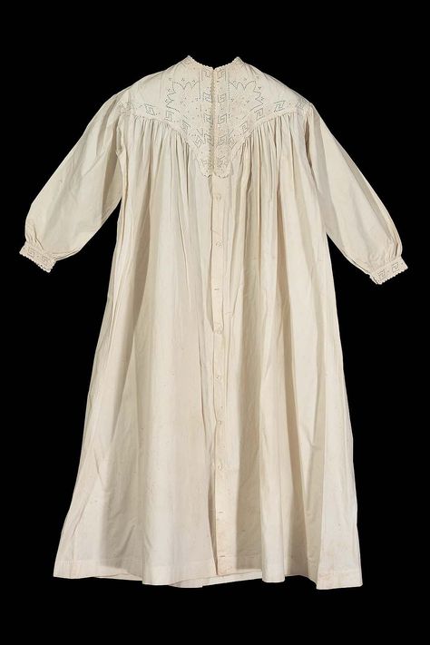 (now much yellowed and stained), high round neck, long sleeves, with fullness gathered into shoulder and cuff bands, buttoned down entire center front length, yoke and … 1880s Nightgown, 1860s Nightgown, 1860s Women, America Wedding, Smocking Fashion, Nightgown Cotton, Wedding Nightgown, 1870s Fashion, 1910s Fashion