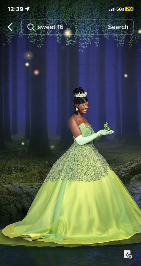 Princess And The Frog Sweet 16 Photoshoot, Tiana Prom Dress Disney Princess, Tiana Princess And The Frog Dress, Sweet 16 Green Dress, Princess And The Frog Photoshoot Ideas, Tiana Themed Prom Dress, Princess And The Frog Hairstyles, Princess And The Frog Aesthetic Sweet 16, Princess Tiana Photoshoot