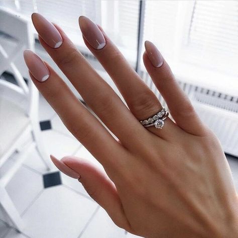 Almond Shaped Nails Designs, Classy Almond Nails, Black Almond Nails, Almond Nails French, Almond Nail Art, Unghie Sfumate, Nail Designs Pictures, Classy Nail Designs, Colorful Nail