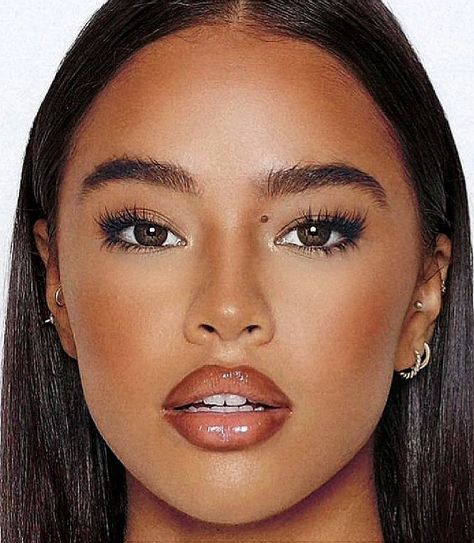 Summer Day Makeup Look, Heavy Bronzer Makeup Looks, Soft Glam Round Face, Tanielle Jai Makeup, Warm Wedding Makeup, Gigi Hadid Makeup Natural, Bronzed Bridal Makeup, Low Contrast Makeup, New Year Makeup Ideas