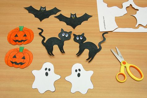 Halloween Foam Crafts, Halloween Mobile, Toddlers Crafts, Elementary Librarian, Business Crafts, Imprimibles Halloween, Mobiles For Kids, Mobile Craft, Bricolage Halloween