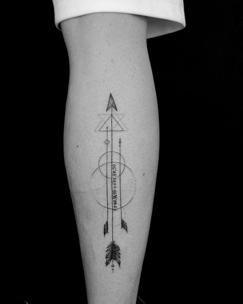 Get the Latest and trending different types of Arrow tattoo design ideas here!!! Fine Line Arrow Tattoo, Arrow Tattoo Meaning, Tattoos Arrow, Arrow Tattoo Ideas, Mens Arrow Tattoo, Arrow Forearm Tattoo, Arrow Compass Tattoo, Compass Tattoo Men, Meaning Of Arrow Tattoo