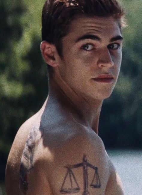 Harden Scott, Stark Brothers, Hero Fiennes Tiffin Aesthetic, Hero Tiffin, Hero Fiennes Tiffin Hardin, Fit Guys, Fiennes Tiffin, Hot Hero