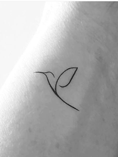 Simple Line Hummingbird Tattoo, Hummingbird Tattoo Minimalist, Small Hummingbird Tattoo Simple, P Letter Tattoo, Tiny Hummingbird Tattoo, Small Hummingbird Tattoo, Vogel Tattoo, One Line Tattoo, Ankle Tattoos For Women