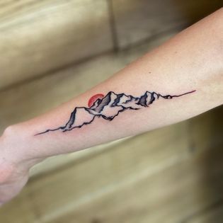 Too-tattoo.cz - #tony #mountain #mountaintattoo #sunset #sun #tetovaniceskebudejovice | Facebook Mountain Tattoo, Sun, Tattoos