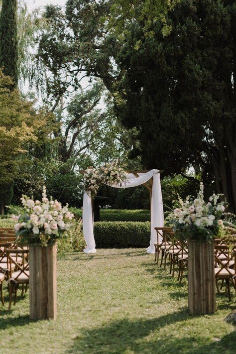 Summer wedding with traditional details at Park Winters | Classic and Elegant Wedding at Park Winters | Tan weddings and events | California wedding planners #classicwedding #elegantwedding #parkwinterswedding Classic And Elegant Wedding, Tan Wedding, Sonoma Wedding, Napa Wedding, David Austin Roses, Wedding Dj, Ideal Wedding, Wedding Magazine, Fairytale Wedding