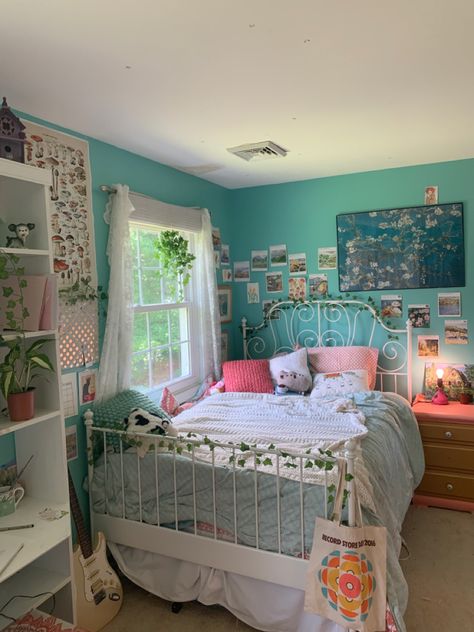 H20 Room Decor, Room Ideas Aesthetic Teal Walls, Aesthetic Teal Room, H2o Just Add Water Bedroom, Aquamarine Room Ideas Bedrooms, H20 Bedroom Aesthetic, H2o Bedroom Aesthetic, Teal Bedroom Aesthetic, H2o Room Aesthetic