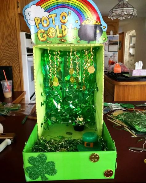 Shoebox Leprechaun Trap, Kindergarten Leprechaun Trap, Easy Leprechaun Trap, Elf Trap, Leprechaun Trap Project, Elf Ideas Easy, St Patricks Crafts, Leprechaun Trap, St Patricks Day Crafts For Kids