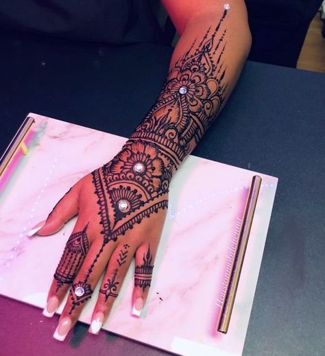 Henna Designs Arm Sleeve, Henna Designs Hand Arabic, Henna Sleeve Tattoos For Women, Prom Henna, Full Arm Henna, Henna Back Tattoo, Hannah Designs, Henna Arm Tattoo, Henna Designs Arm