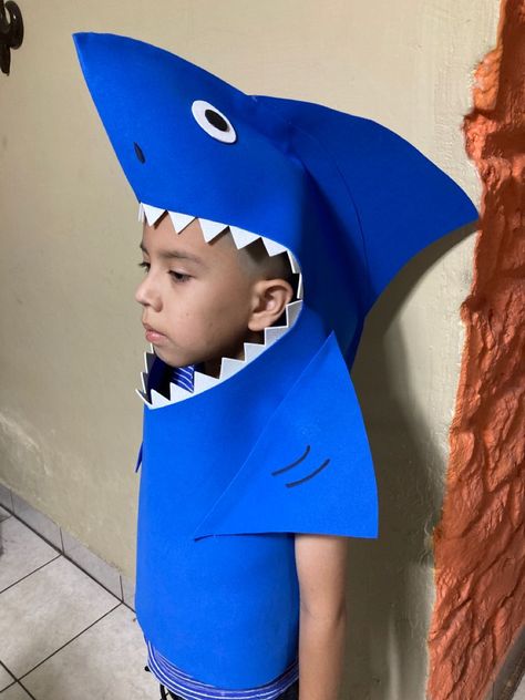 Shark Custome Kids, Shark Costume Diy, Fish Fancy Dress, Diy Shark Costume, Under The Sea Costumes, Sea Creature Costume, Finding Nemo Costume, Diy Kids Tent, Dolphin Costume