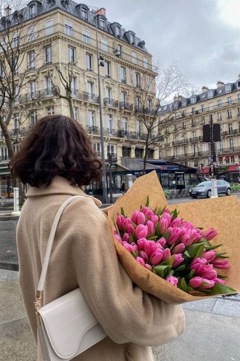 Tulips, Walking, Paris, Building, Flowers, Pink, White, Instagram