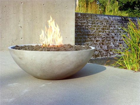 Concrete Bowl Fire Pit Modern Outdoor Firepit, Fire Pit Video, Fire Pit Pizza, Fire Pit Party, Fire Pit Materials, Outdoor Fire Pit Designs, Modern Fire Pit, Fire Pit Ring, Fire Pit Furniture