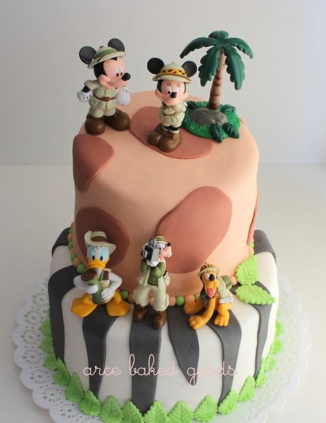 Disney Safari Disney Themed Cakes, Safari Cake, Mickey Birthday Party, Jungle Theme Birthday, Mickey Safari, Safari Cakes, Cupcakes Decorados, 2 Birthday Cake, Safari Theme Party