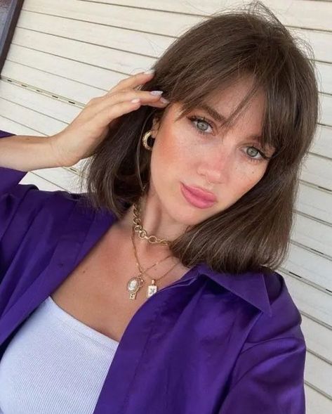 18 Stunning Medium Length Hairstyles with Bangs for a Fresh Makeover Brown Medium Length Hair With Bangs, School Haircut, Mid Length Hair With Bangs, Medium Length Hairstyles With Bangs, Thick Bangs, Medium Length Hair With Bangs, Medium Length Hairstyles, Bangs With Medium Hair, Hair With Bangs