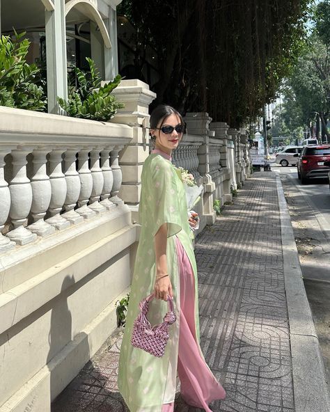 Fashion Maker, Vietnam Dress, Japanese Clothes, Kebaya Dress, Vietnamese Dress, Fashion Designing, Japanese Outfits, Kurta Designs, Guest Outfit