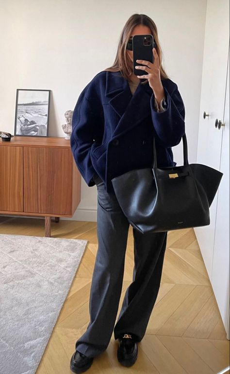 Demellier Bags, New York Outfit, Tumblr Outfits, Fall Fits, Grey Pants, Casual Fall Outfits, Casual Style Outfits, Fall Winter Outfits, Casual Fall