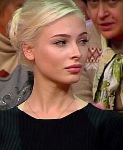 Russian Face Claim, Russian Makeup Look, Blonde Russian Woman, Russian Woman Aesthetic, Russian Makeup, Lebanese Women, Eastern European Women, Perfect Blonde Hair, Alena Shishkova