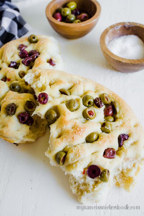 Olive Focaccia Bread Recipe, Focaccia With Olives, Olive Foccacia Bread, Olive Foccacia, Olive Focaccia Bread, Olive Bread Recipe, Olive Focaccia, Easy Focaccia Recipe, Pull Apart Garlic Bread