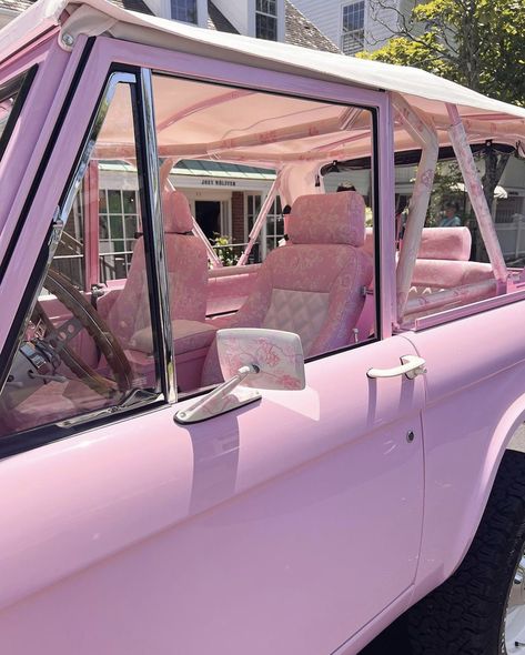 Pink Aesthetic Preppy, Loveshackfancy Bronco, Love Shack Fancy Bronco, Pink Bronco Vintage, Pink Bronco, Light Pink Bronco, Vintage Pink Bronco, Pink Barbie Car Aesthetic, Pink Old School Car